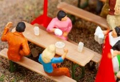 Faller 180995 HO 60 Beer Pitchers And 40 Ashtrays