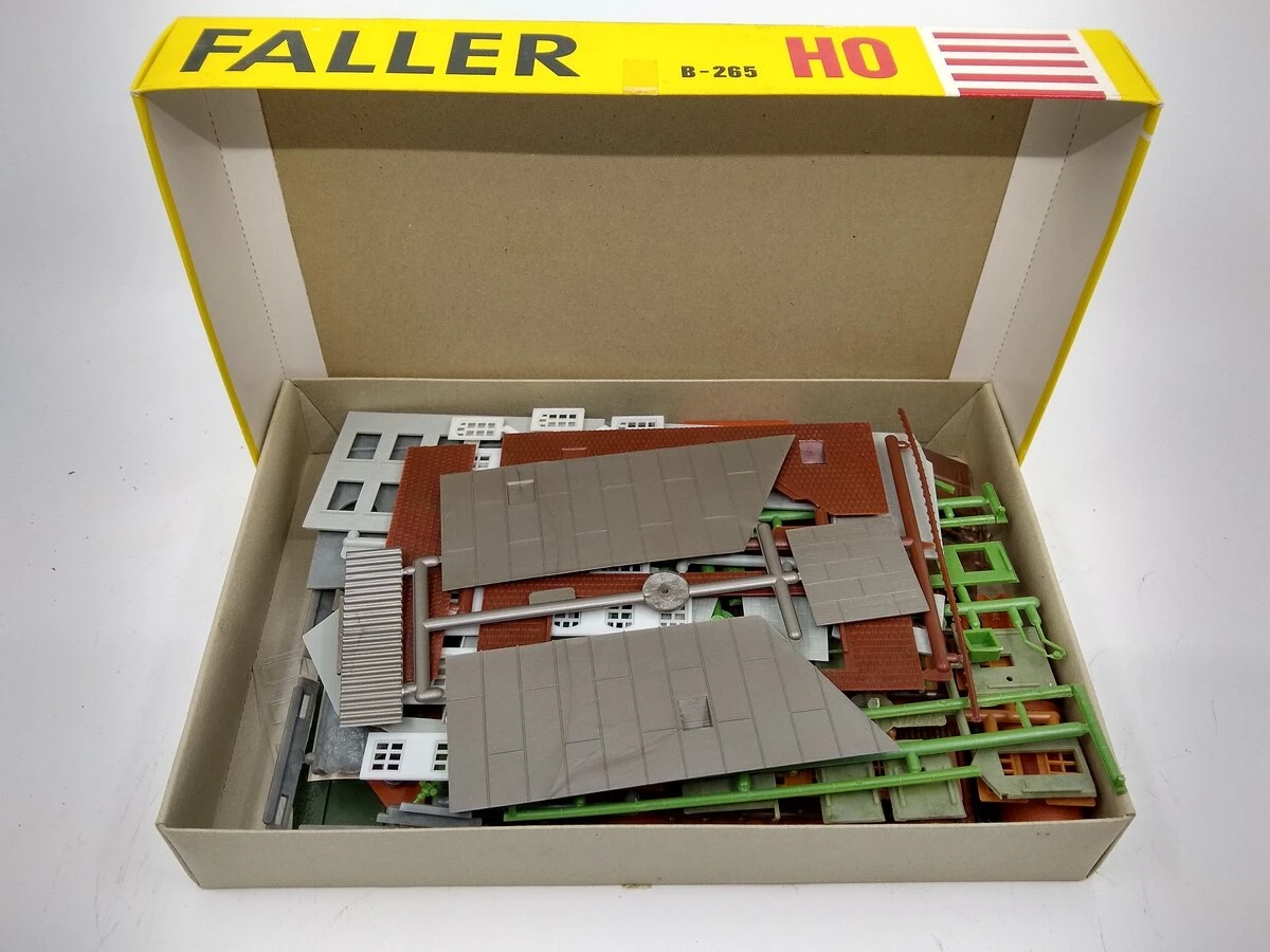 Faller B-265 HO Scale Old Factory Building Kit 2 Faller B-265 HO Scale Old Factory Building Kit - Image 2